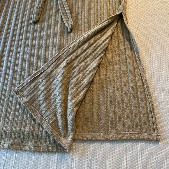 Beige sleeveless sweater dress - Picture 3 of 5